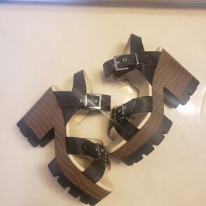 Poeme strap chunky platform heels size 38